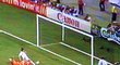 Rozhodující moment - Vladimír Šmicer střílí vítězný gól do nizozemské sítě