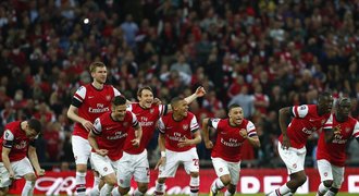 Arsenal útočí na trofej! Bez Rosického slaví finále FA Cupu