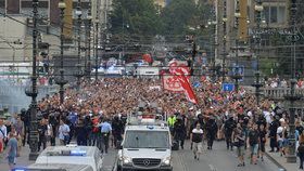 Fanoušci srbského týmu, který se utká v Praze se Spartou prošli centrem Prahy.