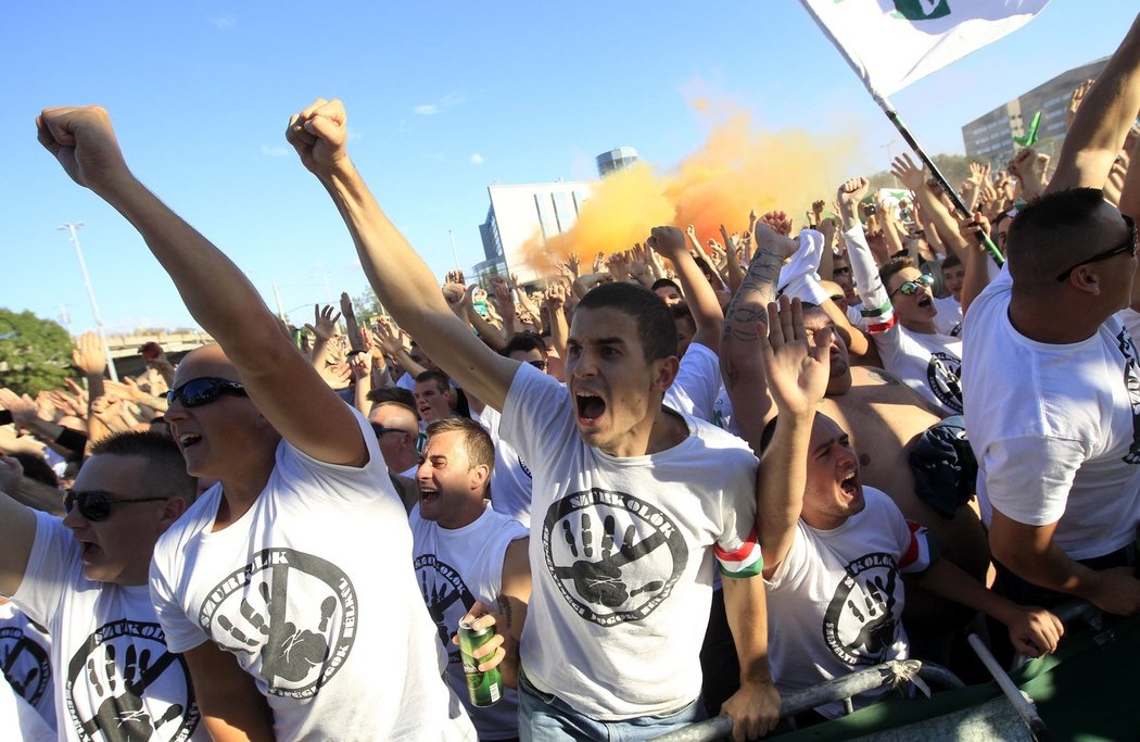 Fanouškům Ferencvárose Budapešť se nová opatření vůbec nezamlouvají a začali proti nim protestovat