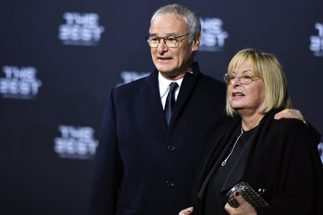 Trenér Leicesteru Claudio Ranieri s manželkou Rosannou