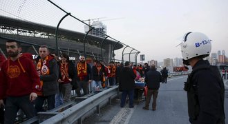 Teroristická hrozba zrušila derby mezi Galatasaray a Fenerbahce