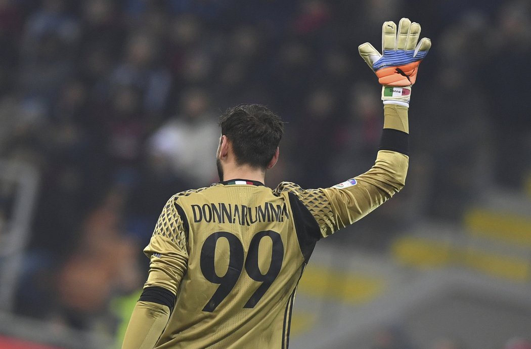 Gianluigi Donnarumma v dresu AC Milán