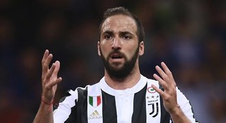 Juventus dělá místo pro Ronalda. Kanonýr Higuaín je na odchodu