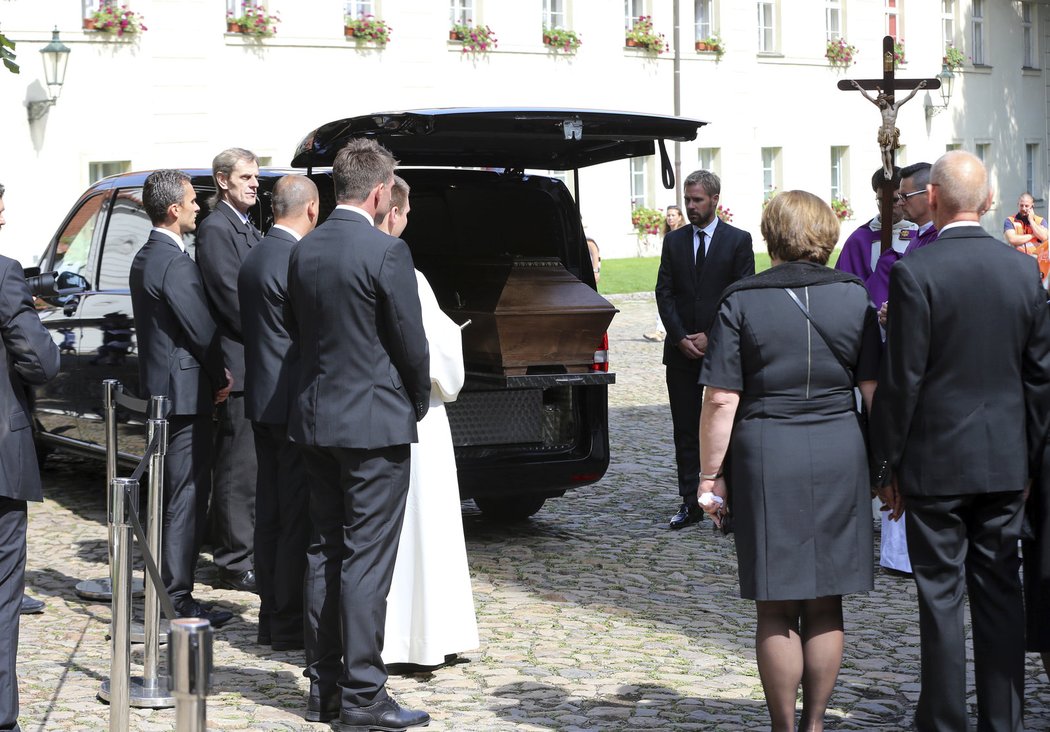 Rozloučení s Rudolfem Baťou.