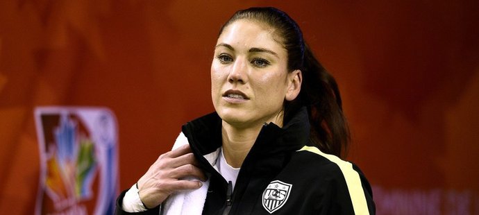 Americká brankářka Hope Solo obvinila bývalého šéfa FIFA Seppa Blattera