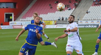 Hradec vyhrál v Jihlavě a vede druhou ligu! Žižkov - Pardubice 4:4