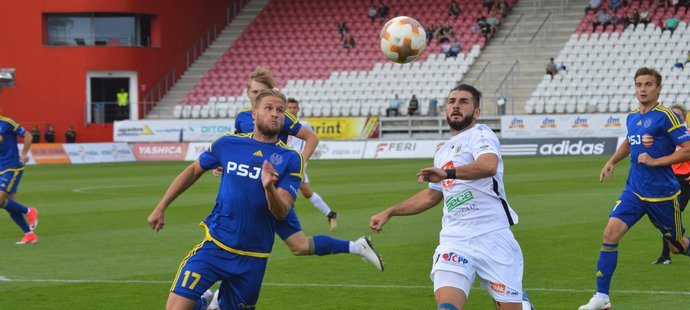 Druholigový šlágr v Jihlavě ovládli fotbalisté Hradce Králové