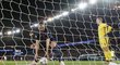 Zlatan Ibrahimovic dává první branku domácího týmu
