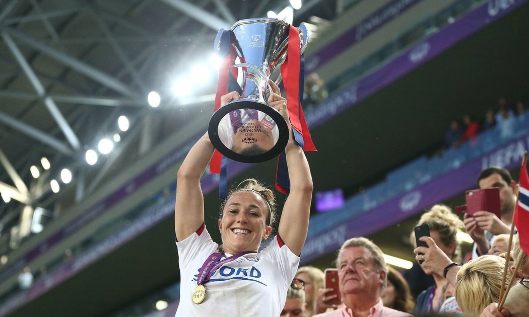 Lucy Bronze