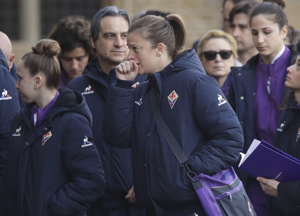 Smutné loučení fotbalistek Fiorentiny s kapitánem mužského týmu