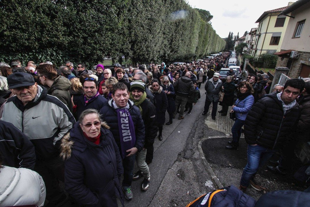 Ulice ve Florencii zaplnili fanoušci kapitána Davide Astoriho.