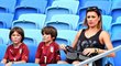 Alena Šeredová na tribuně fandila Itálii i se svými dvěma dětmi