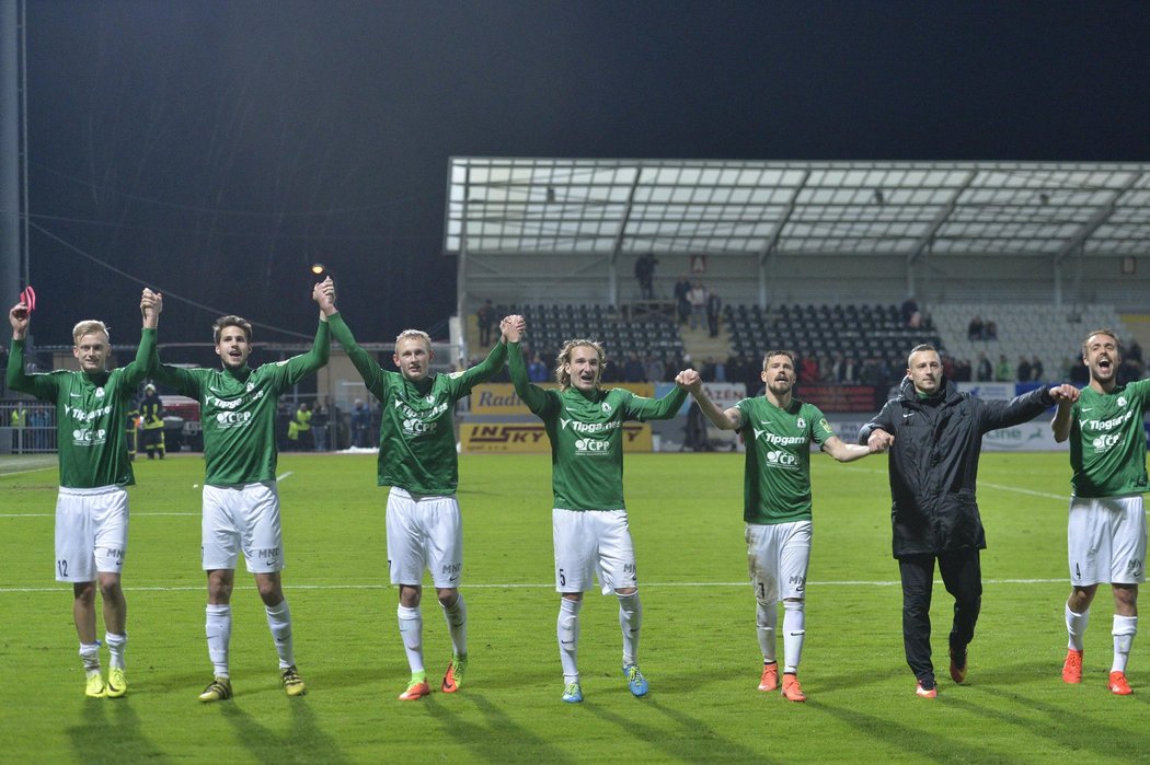 Fotbalisté Jablonce slaví cennou výhru nad Spartou