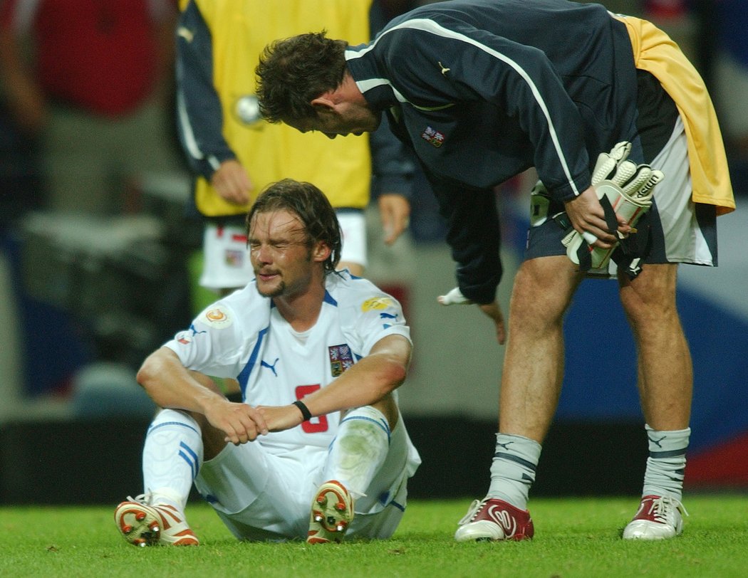 Zklamání Marka Jankulovského po semifinálovém vyřazení s Řeckem na EURO 2004