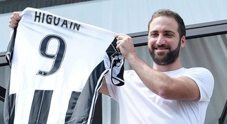 Higuaín po rekordním přestupu: Nutili mě! Ani se nerozloučil, tvrdí trenér