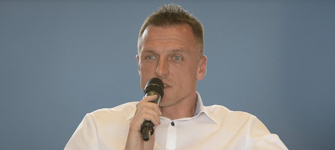 Trenér Dukly Praha Luboš Kozel na konferenci před EURO 2016. Po sezoně v klubu z Julisky skončí.