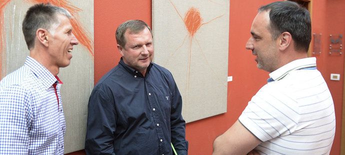 Trenérská esa na jednom místě. Jaroslav Šilhavý, Pavel Vrba a Jindřich Trpišovský na konferenci před EURO 2016.