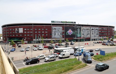 Stadion v Edenu se chystá na finále Konferenční ligy