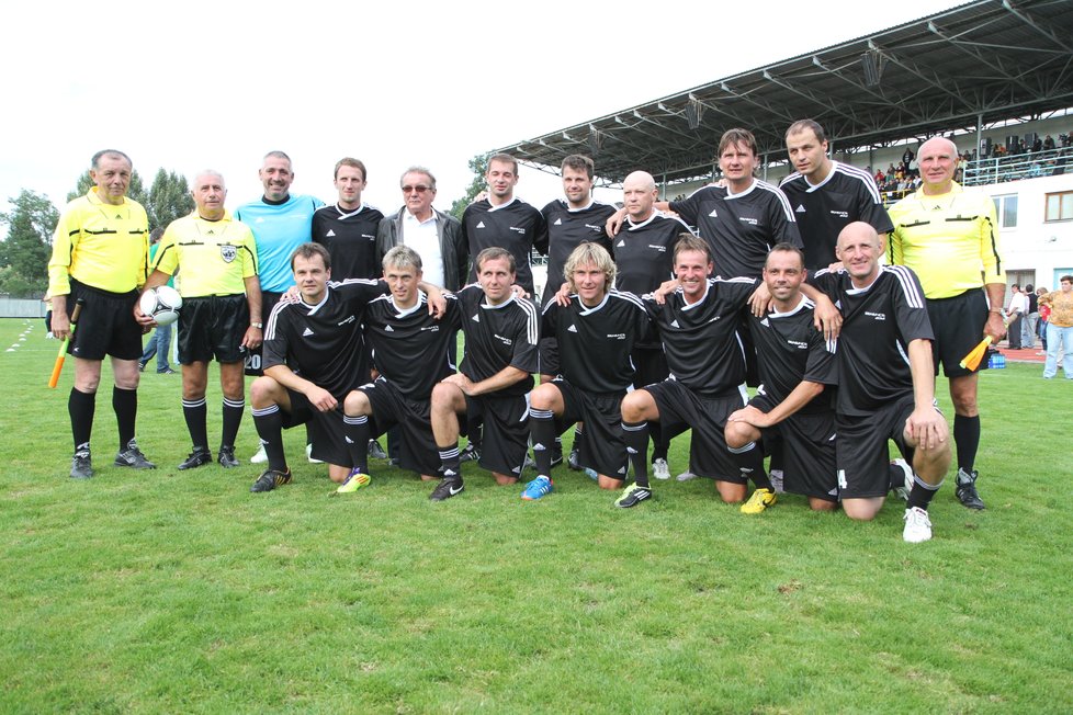 Fotbalový tým Pavla Nedvěda v Hodoníně v roce 2012.