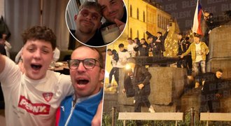 Takhle slavili fotbalisté postup na MS: Tajná zapíječka a diskotéka u Husa! Takhle slavili fotbalisté postup na MS: Tajná zapíječka a diskotéka u Husa!