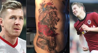 Kucka má tetování o Spartě. Je třeba zničit sešívané, tvrdí hráč AC Milán