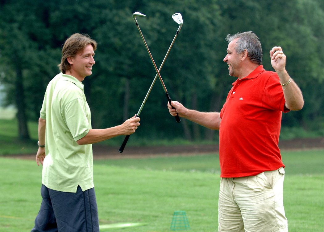 2006. Vladimír Šmicer a Ladislav Vízek se utkali při golfu.