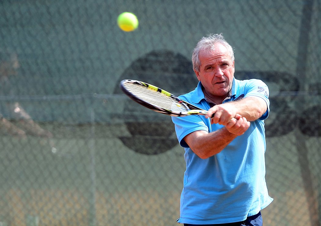 2014. Kromě fotbalového hřiště můžete Ladislava Vízka často potkat také na tenisovém kurtu.