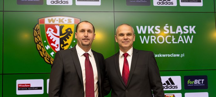S Vítězslavem Lavičkou působí ve Slasku Wroclaw jako asistent Zdeněk Svoboda, společně se sešli i ve Spartě