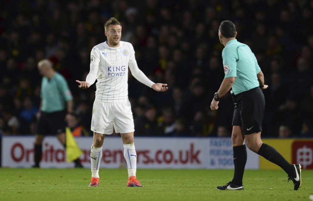 Jamie Vardy při prohře Leicesteru ve Watfordu