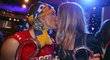 Sarah Brandtnerová políbila svého přítele Bastiana Schweinsteigera přímo u poháru pro vítěze Ligy mistrů