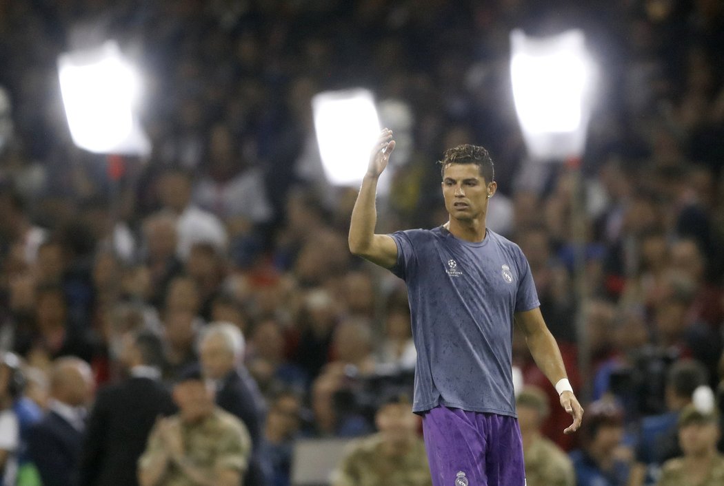 Cristiano Ronaldo při rozcvičení před finále Ligy mistrů