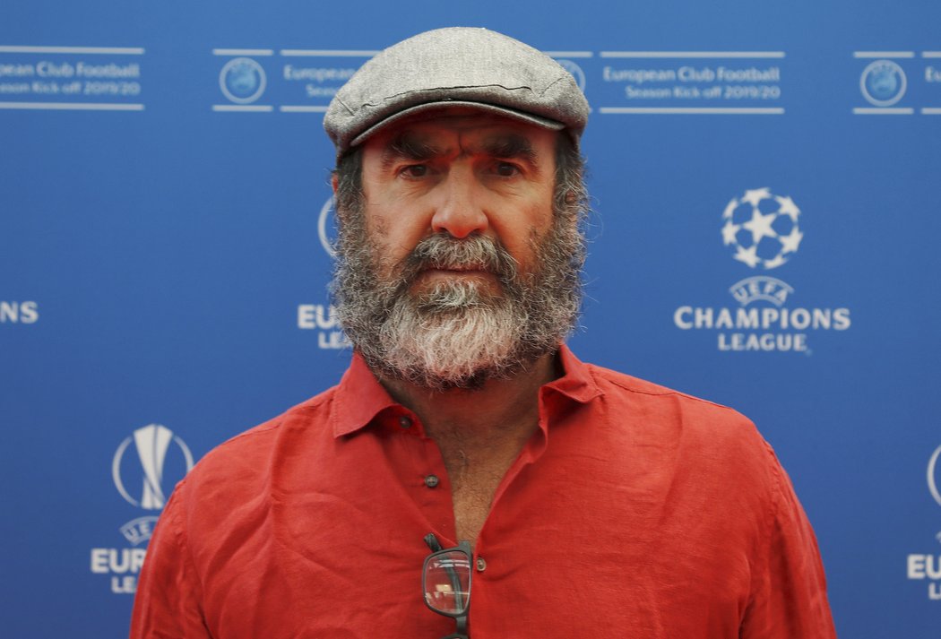 Poznáváte ho? Na červeném koberci se objevil také legendární Eric Cantona.