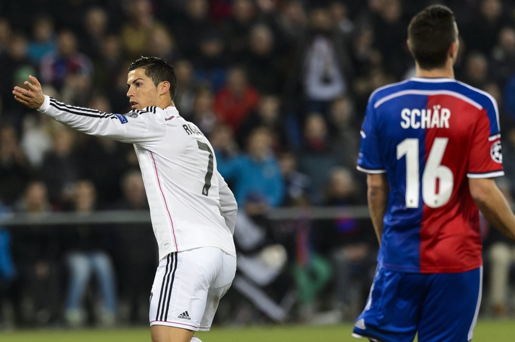 Útočník Realu Madrid Cristiano Ronaldo slaví gól do sítě Basileje