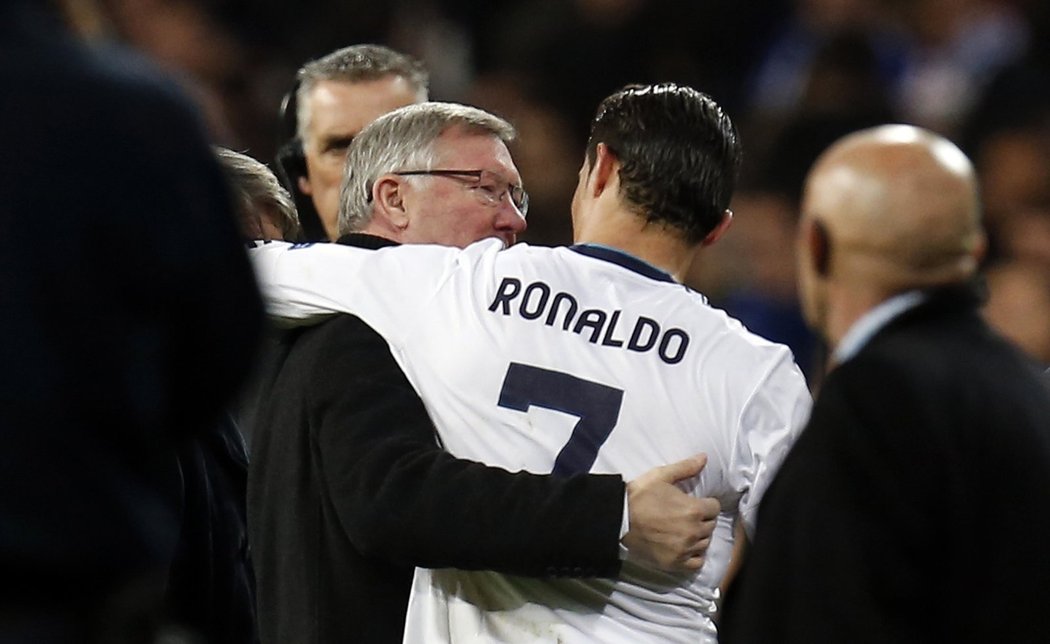 Cristiano Ronaldo si popovídal s Alexem Fergusonem po konci remízového
