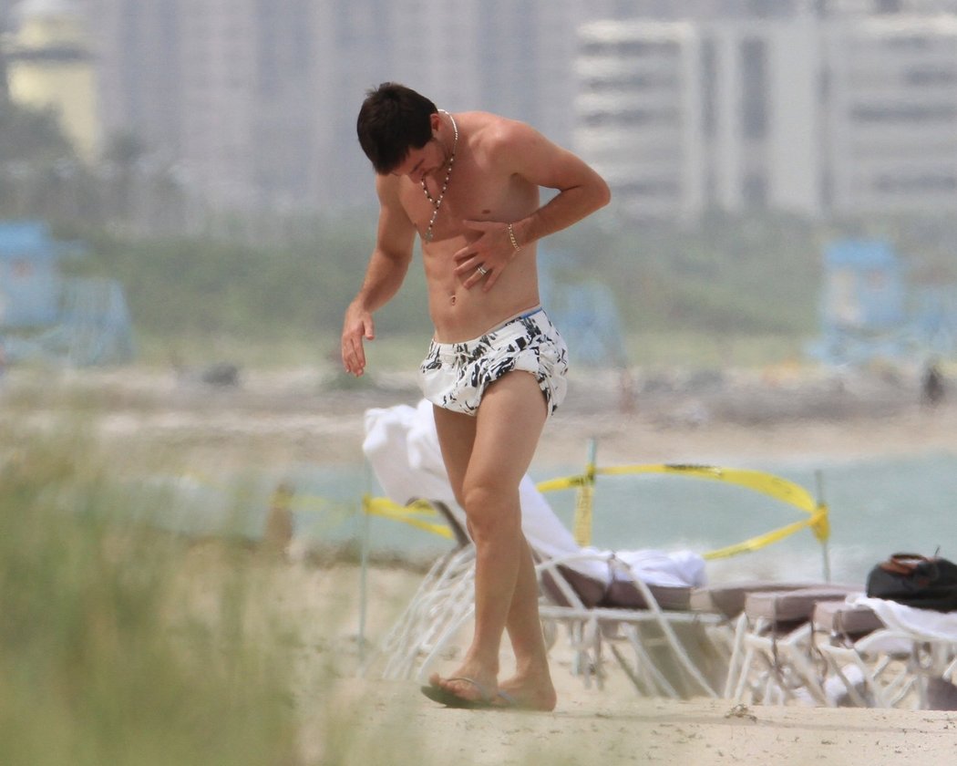 Lionel Messi kontroluje své opálení na pláži v Miami