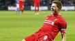 Záložník Liverpoolu Steven Gerrard slaví rozhodující gól do sítě Leicesteru