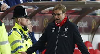 Klopp se zlobil i před policií. Jsi měkkej Němec, slyšel od soupeře