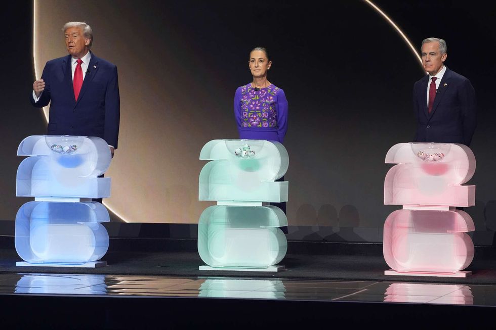 Los MS ve fotbale 2026 ONLINE: Už se losuje, Čechům hrozí silní soupeři Los MS ve fotbale 2026 ONLINE: Už se losuje, Čechům hrozí silní soupeři