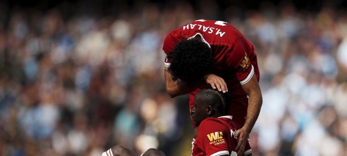 Sadio Mané z Liverpoolu utkání za svůj brutální kop proti brankáři viděl červenou kartu