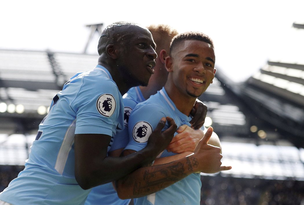 Gabriel Jesus z Manchesteru City slaví gól do liverpoolské sítě