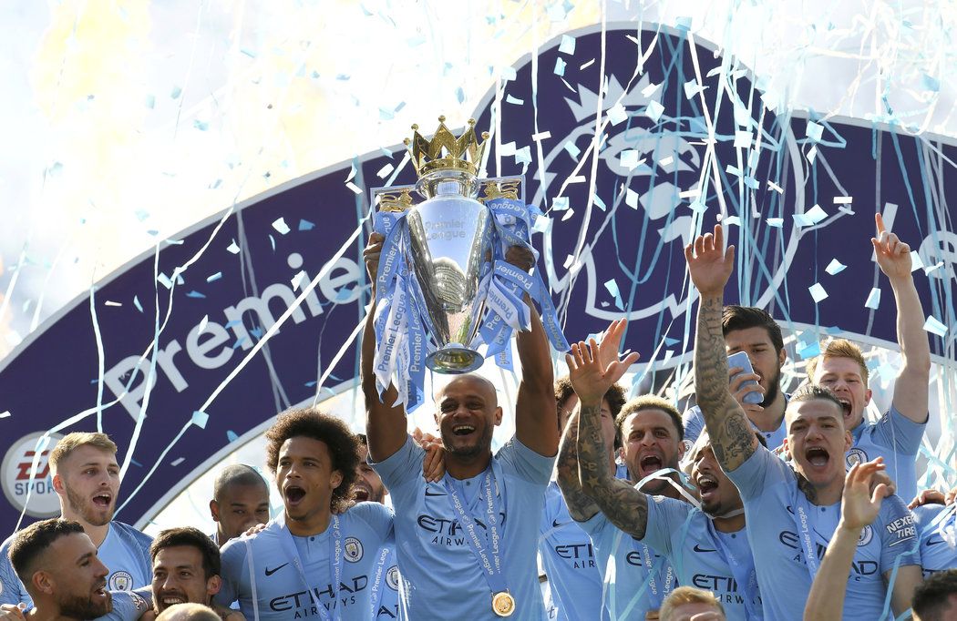 Oslavy fotbalistů Manchesteru City s mistrovským pohárem