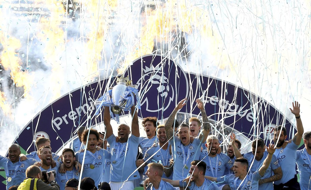 Oslavy fotbalistů Manchesteru City s mistrovským pohárem