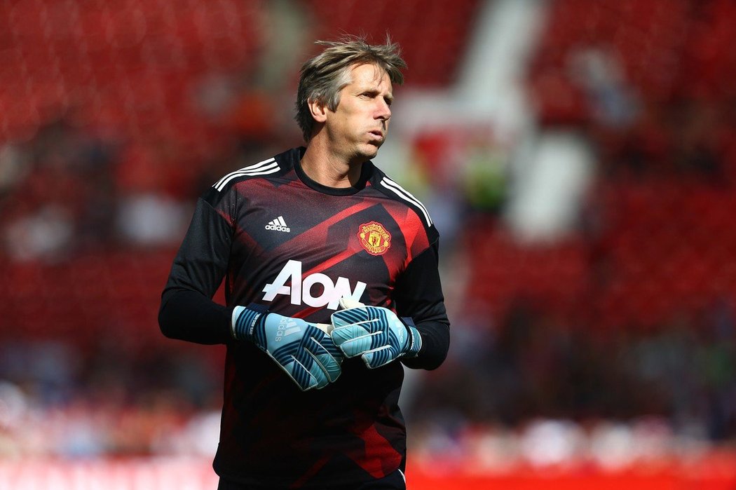 Brankář Edwin van der Sar opět v dresu Manchesteru United