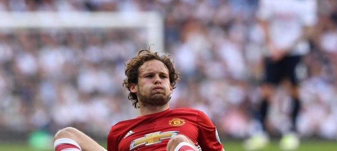 Zklamaný Daley Blind z Manchesteru United při prohře na Tottenhamu