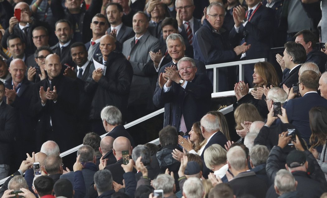 Návrat Alexe Fergusona byl hlavní událostí dne na Manchesteru United