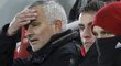 Trenér Manchesteru United José Mourinho při porážce na stadionu v Liverpoolu