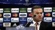 Wayne Rooney na tiskové konferenci Manchesteru United před utkáním Ligy mistrů