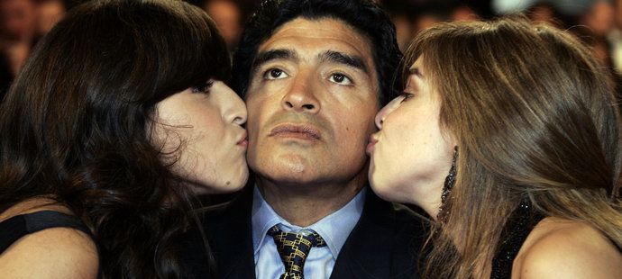 Diego Maradona se svými dcerami