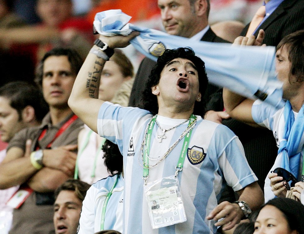 Diego Maradona i po kariéře zůstal vášnivým fanouškem argentinské reprezentace
